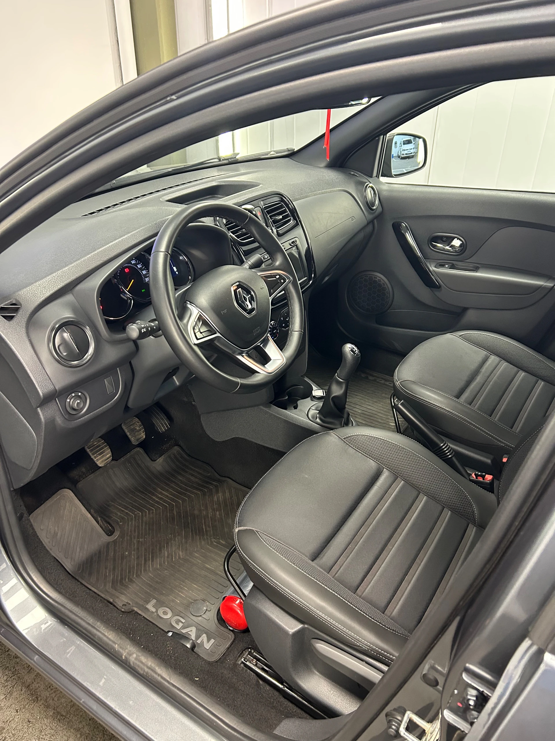 Renault Logan Intens, foto 7