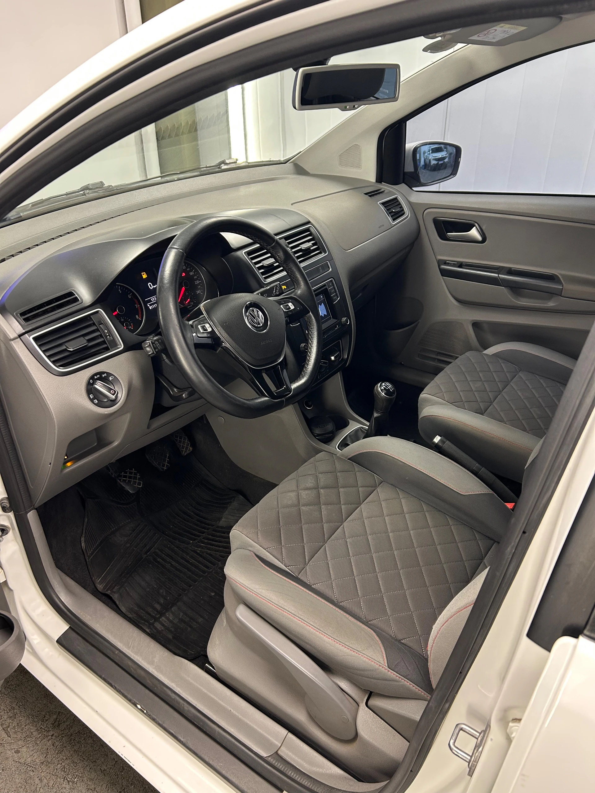 Volkswagen Suran Highline, foto 9